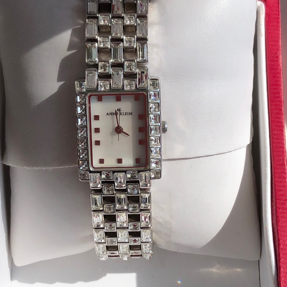 Watch - Picture 3 of 5